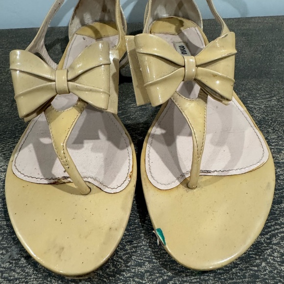 Miu Miu sandals with an open-toe design. - Picture 2 of 2